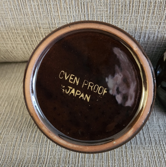 Dripware Pottery with Lid Made in Japan - Picture 2 of 7